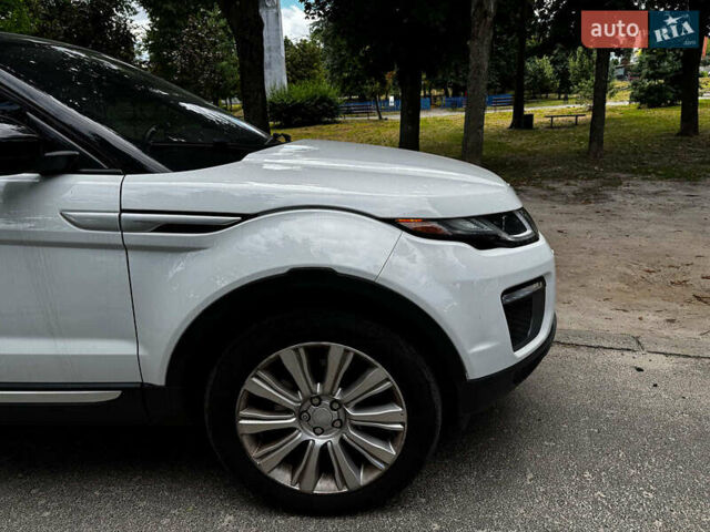 Ленд Ровер Рендж Ровер Эвок 2017 в Киеве на Automoto.ua Белый Ленд Ровер Рендж Ровер Эвок, объемом двигателя 2 л и пробегом 121 тыс. км за 21880 $, фото 4 на Automoto.ua