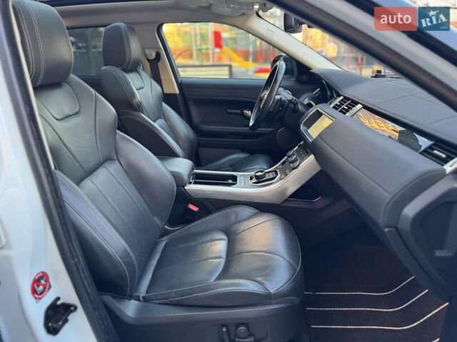 Белый Ленд Ровер Рендж Ровер Эвок, объемом двигателя 2 л и пробегом 117 тыс. км за 25250 $, фото 35 на Automoto.ua