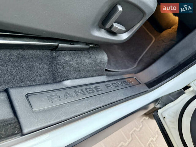 Белый Ленд Ровер Рендж Ровер Эвок, объемом двигателя 2 л и пробегом 90 тыс. км за 19850 $, фото 80 на Automoto.ua
