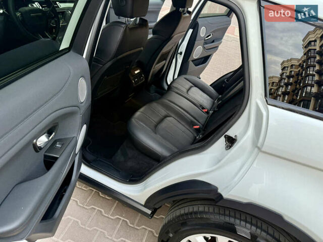 Белый Ленд Ровер Рендж Ровер Эвок, объемом двигателя 2 л и пробегом 90 тыс. км за 19850 $, фото 64 на Automoto.ua