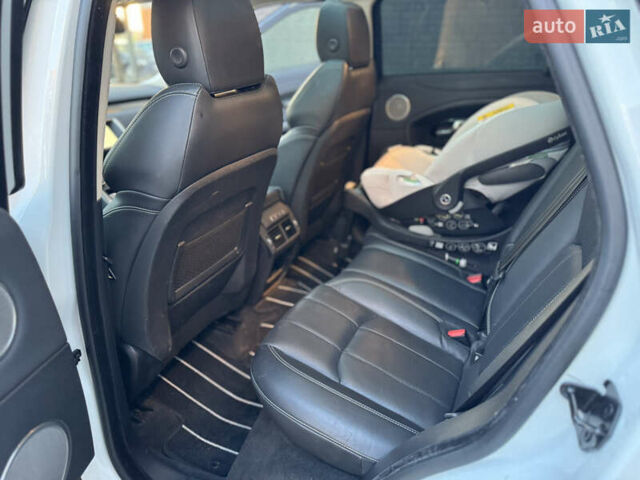 Белый Ленд Ровер Рендж Ровер Эвок, объемом двигателя 2 л и пробегом 117 тыс. км за 25250 $, фото 45 на Automoto.ua