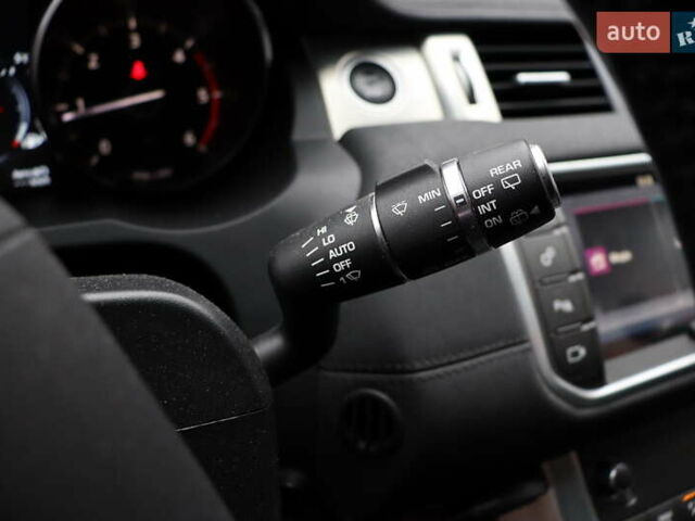 Белый Ленд Ровер Рендж Ровер Эвок, объемом двигателя 2 л и пробегом 67 тыс. км за 28900 $, фото 18 на Automoto.ua