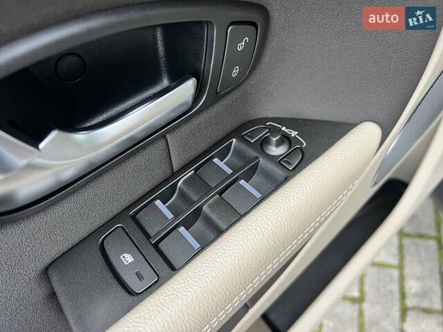 Білий Ленд Ровер Рендж Ровер Евок, об'ємом двигуна 2 л та пробігом 56 тис. км за 26400 $, фото 29 на Automoto.ua