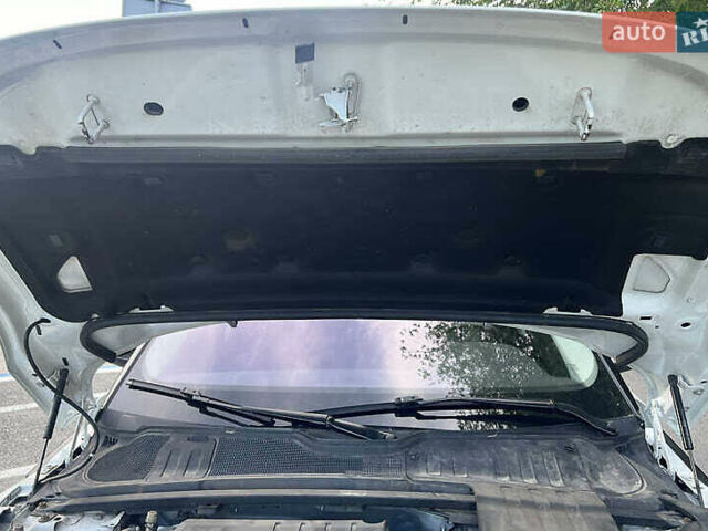 Белый Ленд Ровер Рендж Ровер Эвок, объемом двигателя 2 л и пробегом 79 тыс. км за 16000 $, фото 9 на Automoto.ua