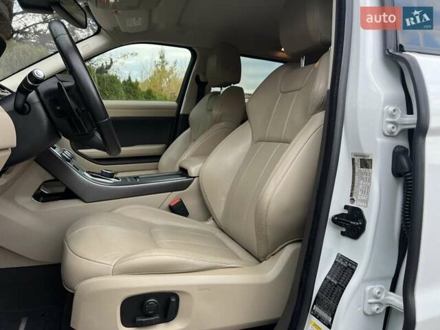 Білий Ленд Ровер Рендж Ровер Евок, об'ємом двигуна 2 л та пробігом 56 тис. км за 26400 $, фото 8 на Automoto.ua