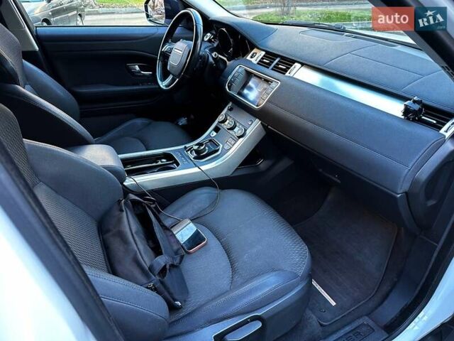 Белый Ленд Ровер Рендж Ровер Эвок, объемом двигателя 2 л и пробегом 140 тыс. км за 23500 $, фото 9 на Automoto.ua