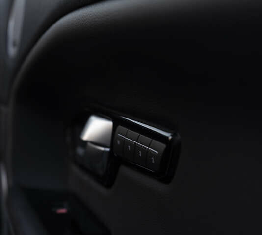 Білий Ленд Ровер Рендж Ровер Евок, об'ємом двигуна 2 л та пробігом 89 тис. км за 25700 $, фото 23 на Automoto.ua