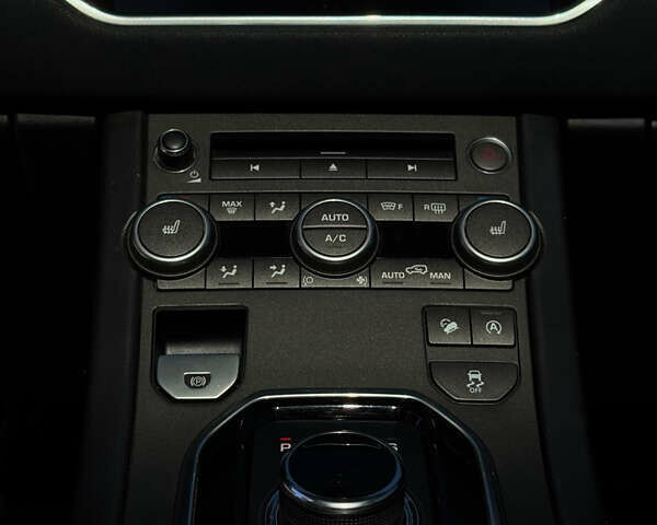 Білий Ленд Ровер Рендж Ровер Евок, об'ємом двигуна 2 л та пробігом 130 тис. км за 23000 $, фото 12 на Automoto.ua