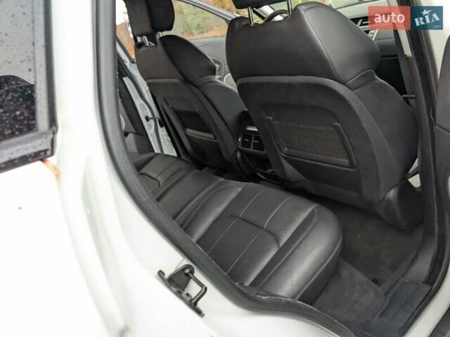 Білий Ленд Ровер Рендж Ровер Евок, об'ємом двигуна 2 л та пробігом 76 тис. км за 31000 $, фото 9 на Automoto.ua