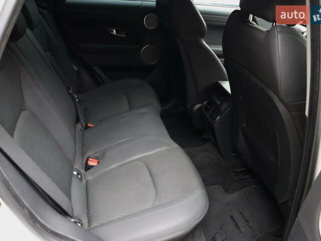 Белый Ленд Ровер Рендж Ровер Эвок, объемом двигателя 2 л и пробегом 67 тыс. км за 28900 $, фото 33 на Automoto.ua