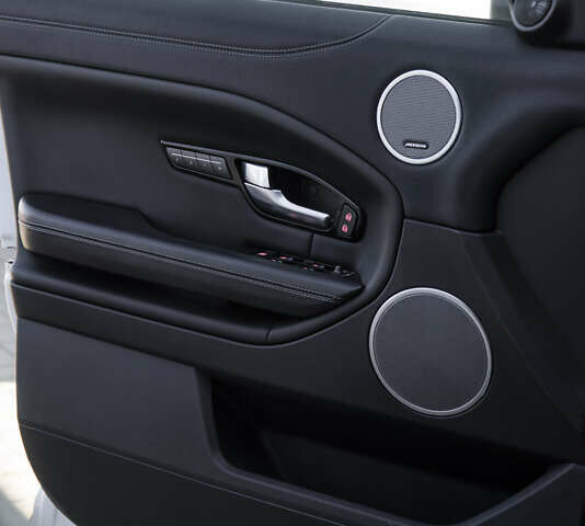 Білий Ленд Ровер Рендж Ровер Евок, об'ємом двигуна 2 л та пробігом 89 тис. км за 25700 $, фото 28 на Automoto.ua