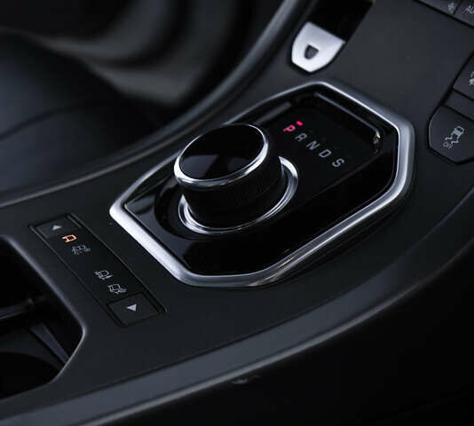 Білий Ленд Ровер Рендж Ровер Евок, об'ємом двигуна 2 л та пробігом 89 тис. км за 25700 $, фото 17 на Automoto.ua