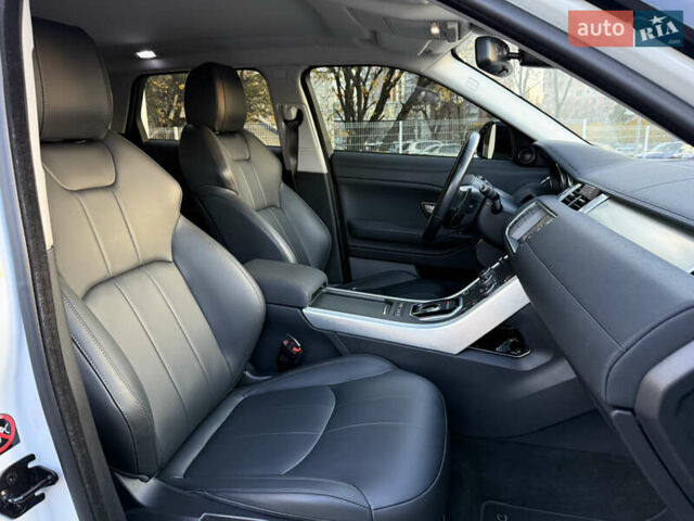 Білий Ленд Ровер Рендж Ровер Евок, об'ємом двигуна 2 л та пробігом 74 тис. км за 24500 $, фото 35 на Automoto.ua