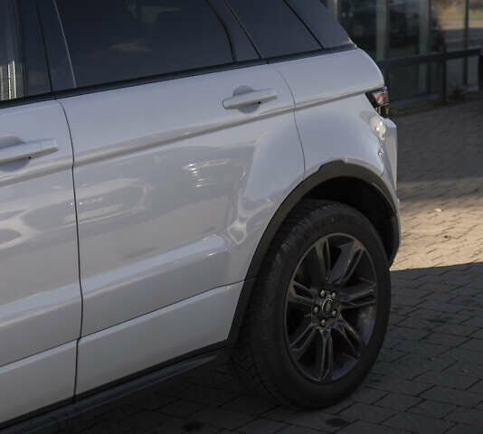 Білий Ленд Ровер Рендж Ровер Евок, об'ємом двигуна 2 л та пробігом 89 тис. км за 25700 $, фото 4 на Automoto.ua