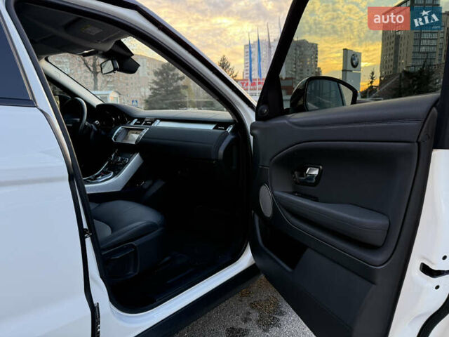 Білий Ленд Ровер Рендж Ровер Евок, об'ємом двигуна 2 л та пробігом 74 тис. км за 24500 $, фото 33 на Automoto.ua