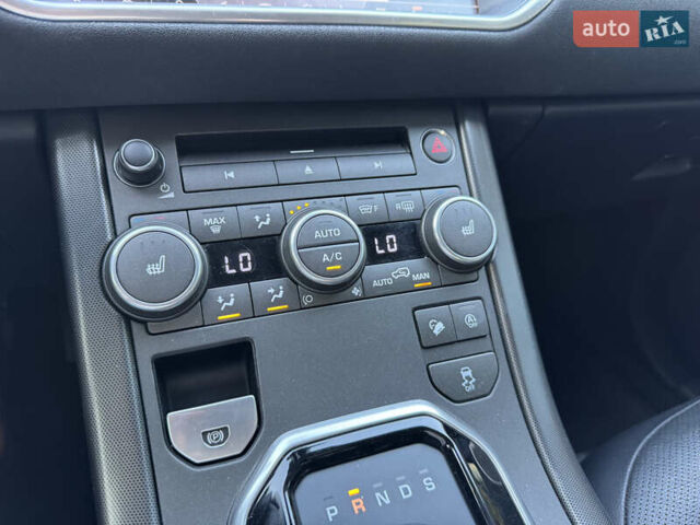 Білий Ленд Ровер Рендж Ровер Евок, об'ємом двигуна 2 л та пробігом 100 тис. км за 20000 $, фото 19 на Automoto.ua