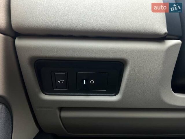 Білий Ленд Ровер Рендж Ровер Евок, об'ємом двигуна 2 л та пробігом 56 тис. км за 26400 $, фото 12 на Automoto.ua