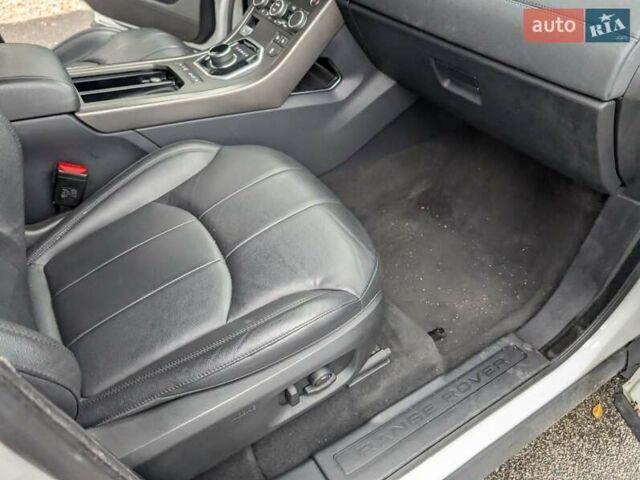 Білий Ленд Ровер Рендж Ровер Евок, об'ємом двигуна 2 л та пробігом 76 тис. км за 31000 $, фото 7 на Automoto.ua