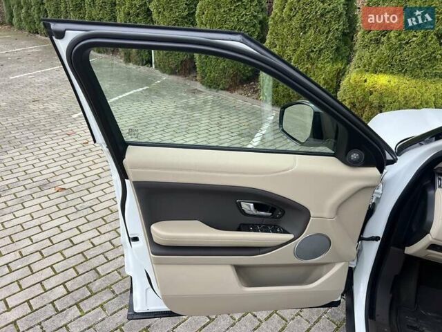 Білий Ленд Ровер Рендж Ровер Евок, об'ємом двигуна 2 л та пробігом 56 тис. км за 26400 $, фото 28 на Automoto.ua