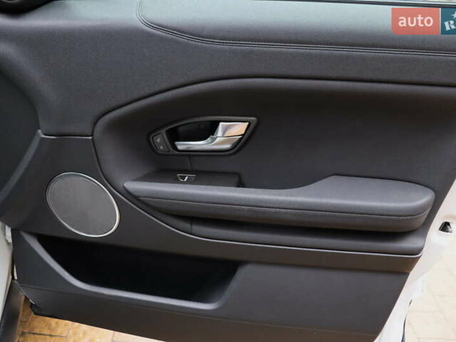 Белый Ленд Ровер Рендж Ровер Эвок, объемом двигателя 2 л и пробегом 67 тыс. км за 28900 $, фото 26 на Automoto.ua