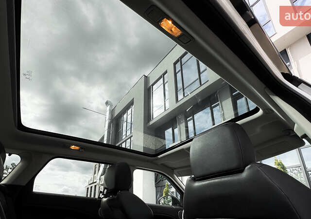 Белый Ленд Ровер Рендж Ровер Эвок, объемом двигателя 2 л и пробегом 190 тыс. км за 29900 $, фото 9 на Automoto.ua