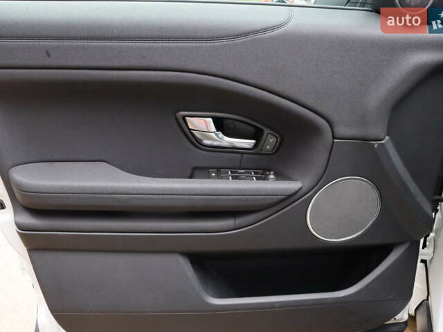 Белый Ленд Ровер Рендж Ровер Эвок, объемом двигателя 2 л и пробегом 67 тыс. км за 28900 $, фото 9 на Automoto.ua