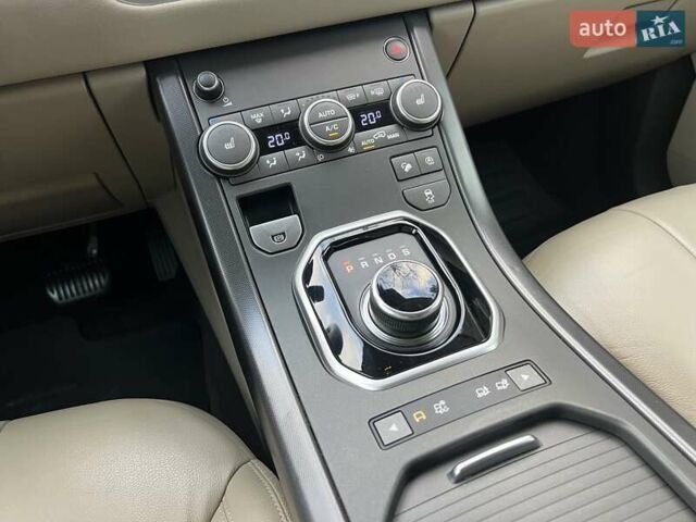 Білий Ленд Ровер Рендж Ровер Евок, об'ємом двигуна 2 л та пробігом 56 тис. км за 26400 $, фото 23 на Automoto.ua