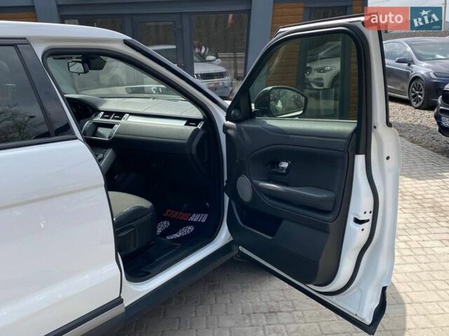 Білий Ленд Ровер Рендж Ровер Евок, об'ємом двигуна 2 л та пробігом 69 тис. км за 23800 $, фото 23 на Automoto.ua