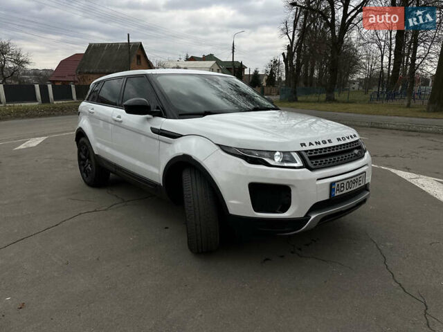 Белый Ленд Ровер Рендж Ровер Эвок, объемом двигателя 2 л и пробегом 120 тыс. км за 23900 $, фото 2 на Automoto.ua