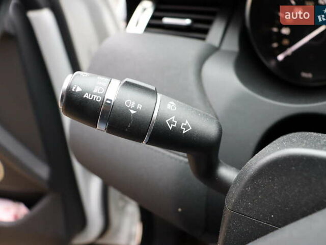 Белый Ленд Ровер Рендж Ровер Эвок, объемом двигателя 2 л и пробегом 67 тыс. км за 28900 $, фото 17 на Automoto.ua