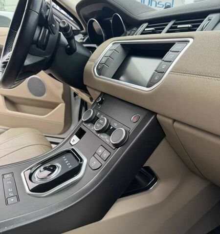 Белый Ленд Ровер Рендж Ровер Эвок, объемом двигателя 2.5 л и пробегом 90 тыс. км за 21500 $, фото 5 на Automoto.ua