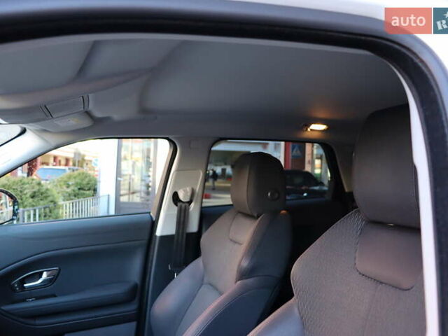 Білий Ленд Ровер Рендж Ровер Евок, об'ємом двигуна 2 л та пробігом 40 тис. км за 28900 $, фото 14 на Automoto.ua