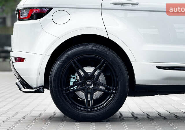 Белый Ленд Ровер Рендж Ровер Эвок, объемом двигателя 2 л и пробегом 190 тыс. км за 29900 $, фото 4 на Automoto.ua