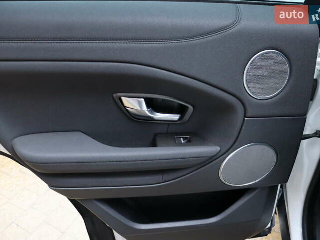 Белый Ленд Ровер Рендж Ровер Эвок, объемом двигателя 2 л и пробегом 67 тыс. км за 28900 $, фото 34 на Automoto.ua