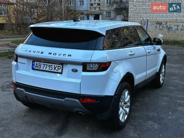 Белый Ленд Ровер Рендж Ровер Эвок, объемом двигателя 2 л и пробегом 140 тыс. км за 23500 $, фото 4 на Automoto.ua
