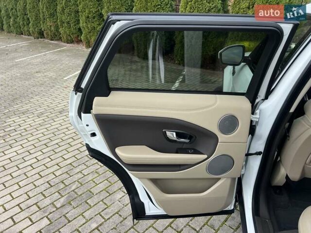 Білий Ленд Ровер Рендж Ровер Евок, об'ємом двигуна 2 л та пробігом 56 тис. км за 26400 $, фото 30 на Automoto.ua