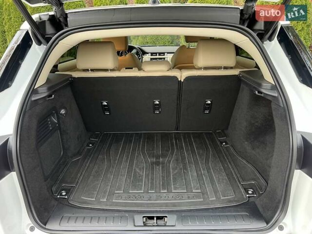 Білий Ленд Ровер Рендж Ровер Евок, об'ємом двигуна 2 л та пробігом 56 тис. км за 26400 $, фото 10 на Automoto.ua
