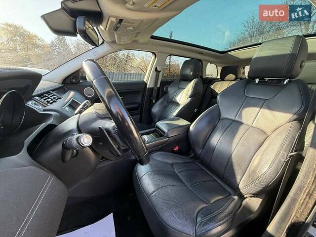 Белый Ленд Ровер Рендж Ровер Эвок, объемом двигателя 2 л и пробегом 177 тыс. км за 16400 $, фото 15 на Automoto.ua