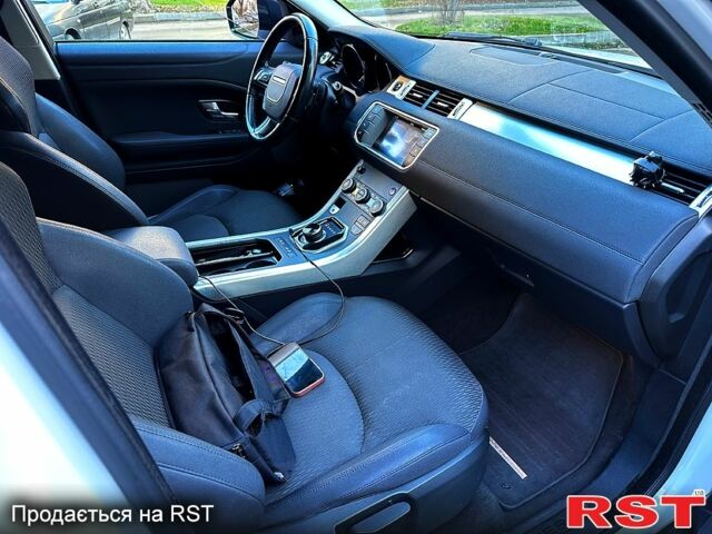 Белый Ленд Ровер Рендж Ровер Эвок, объемом двигателя 2 л и пробегом 140 тыс. км за 23500 $, фото 9 на Automoto.ua