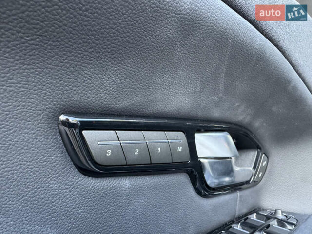 Білий Ленд Ровер Рендж Ровер Евок, об'ємом двигуна 2 л та пробігом 100 тис. км за 20000 $, фото 16 на Automoto.ua