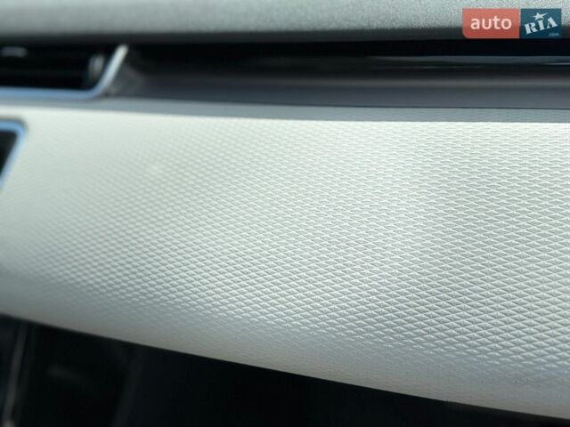 Білий Ленд Ровер Рендж Ровер Евок, об'ємом двигуна 2 л та пробігом 63 тис. км за 36000 $, фото 12 на Automoto.ua