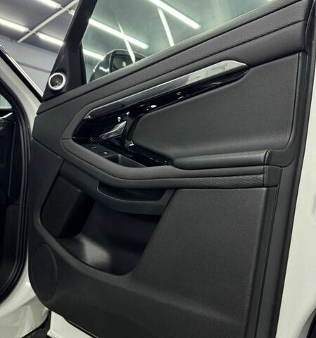 Белый Ленд Ровер Рендж Ровер Эвок, объемом двигателя 2 л и пробегом 99 тыс. км за 27999 $, фото 49 на Automoto.ua