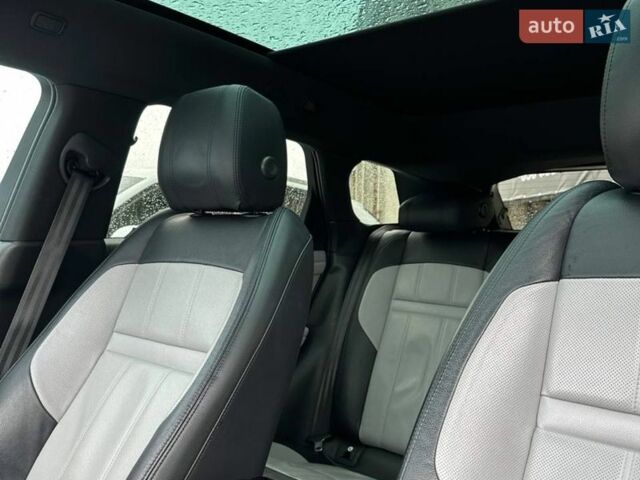 Белый Ленд Ровер Рендж Ровер Эвок, объемом двигателя 2 л и пробегом 150 тыс. км за 25000 $, фото 7 на Automoto.ua