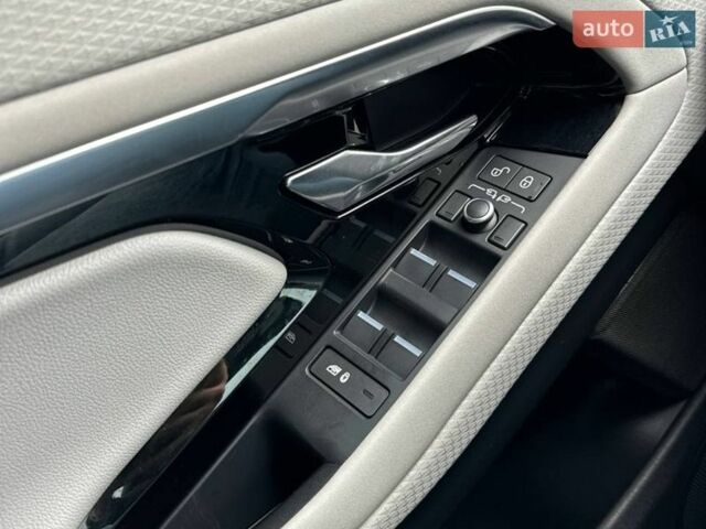 Белый Ленд Ровер Рендж Ровер Эвок, объемом двигателя 2 л и пробегом 150 тыс. км за 25000 $, фото 11 на Automoto.ua