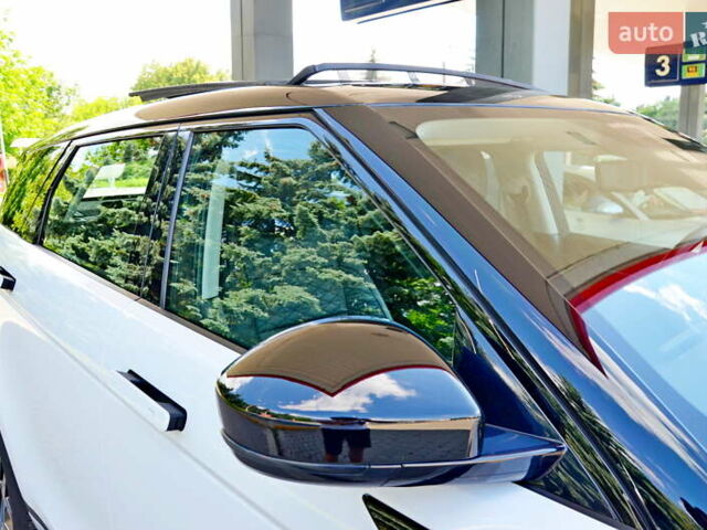 Белый Ленд Ровер Рендж Ровер Эвок, объемом двигателя 2 л и пробегом 53 тыс. км за 41500 $, фото 9 на Automoto.ua