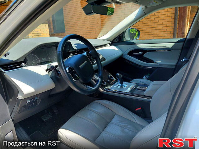 Белый Ленд Ровер Рендж Ровер Эвок, объемом двигателя 2 л и пробегом 55 тыс. км за 33000 $, фото 4 на Automoto.ua