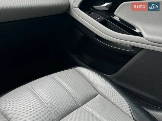 Белый Ленд Ровер Рендж Ровер Эвок, объемом двигателя 2 л и пробегом 150 тыс. км за 25000 $, фото 8 на Automoto.ua