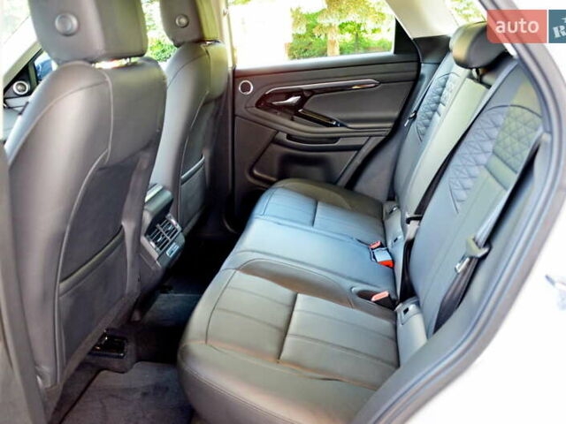 Белый Ленд Ровер Рендж Ровер Эвок, объемом двигателя 2 л и пробегом 53 тыс. км за 41500 $, фото 56 на Automoto.ua