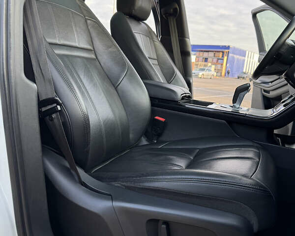 Білий Ленд Ровер Рендж Ровер Евок, об'ємом двигуна 2 л та пробігом 99 тис. км за 28500 $, фото 34 на Automoto.ua