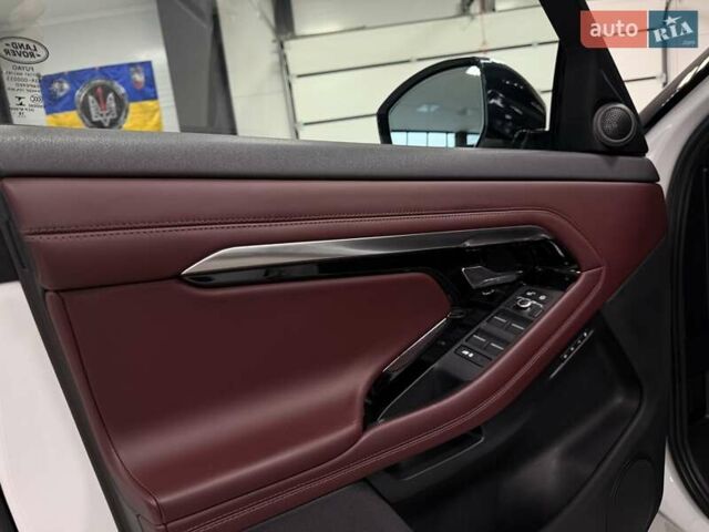 Білий Ленд Ровер Рендж Ровер Евок, об'ємом двигуна 2 л та пробігом 82 тис. км за 39900 $, фото 44 на Automoto.ua